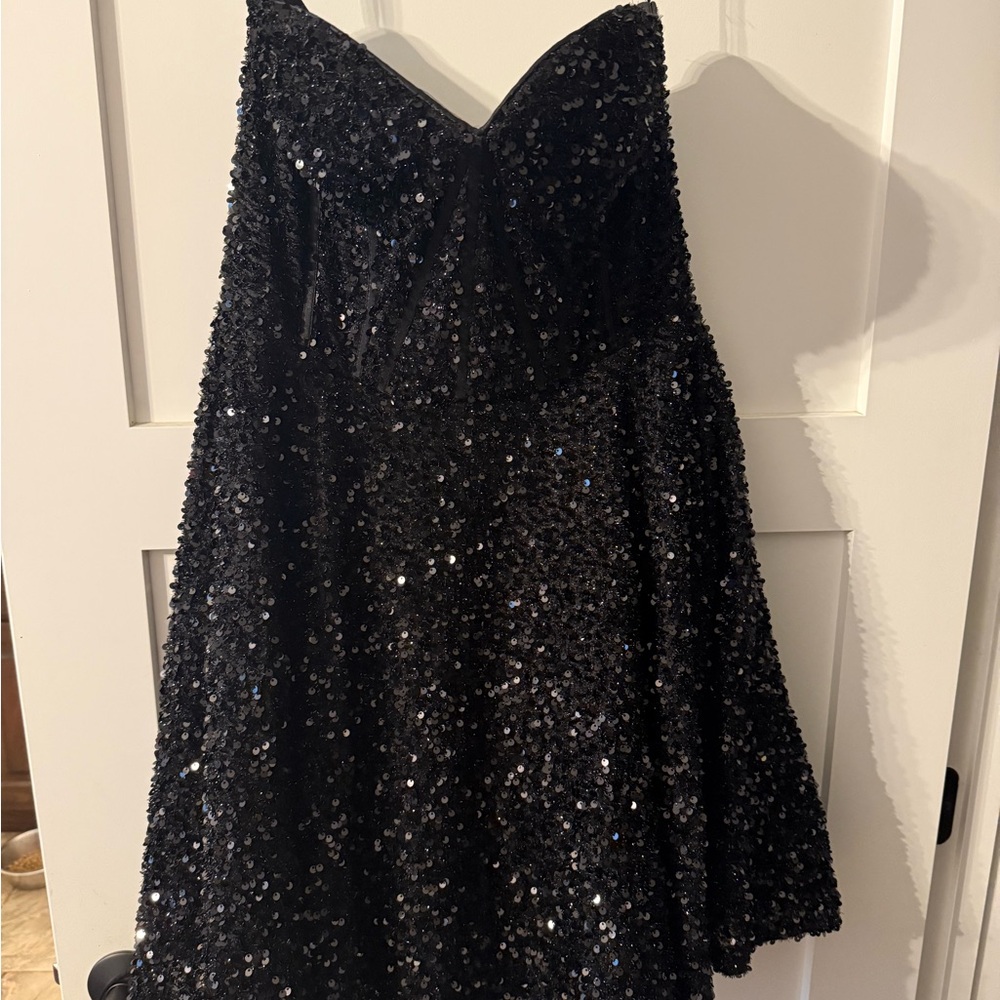 LARGE ED YOUNG Black Sequin Strapless Dress. Price is FLEXIBLE…make me an OFFER😊